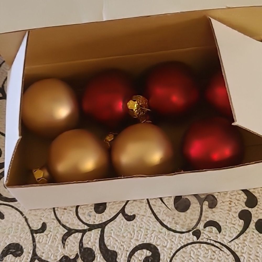 Holiday Time Centerpiece Collection - Picture 5 of 6